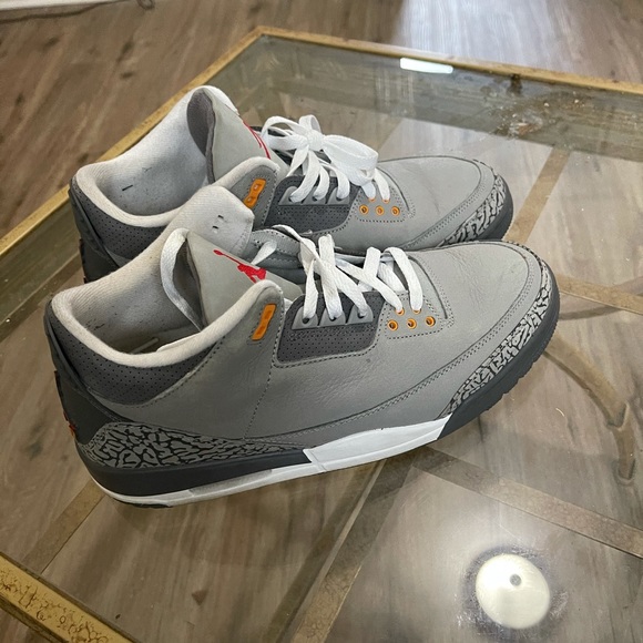 Jordan 3 - Picture 2 of 3